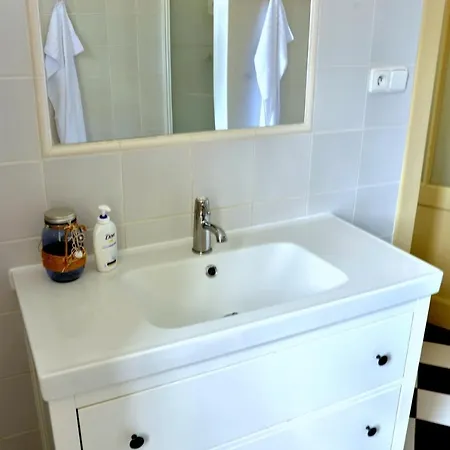 Manicka Villa Kacow